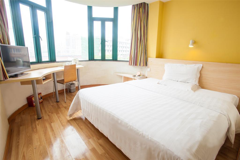 7Days Inn Premium Guangzhou Tianhe West Tiyu Road Subway Station 객실 사진